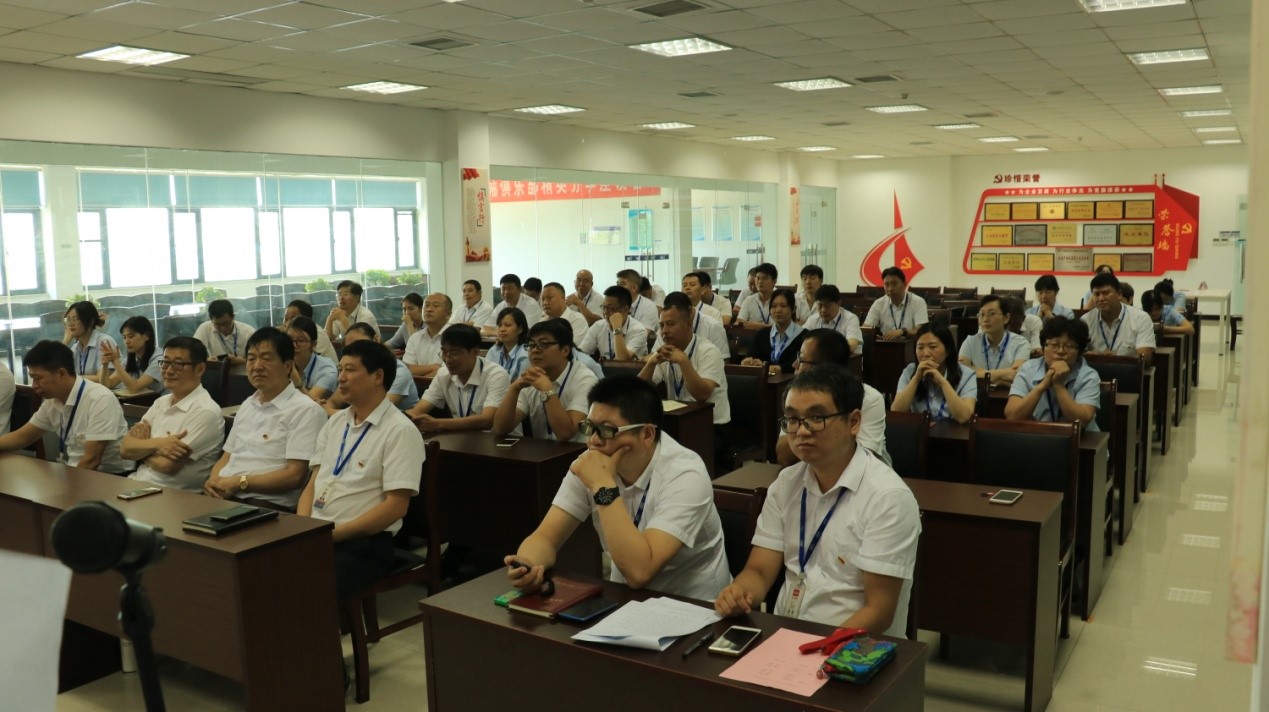 知識(shí)競賽爭先鋒   比學(xué)趕超展風(fēng)采 —— 花花牛乳業(yè)集團(tuán)黨委舉辦慶 “七一”黨建知識(shí)競賽