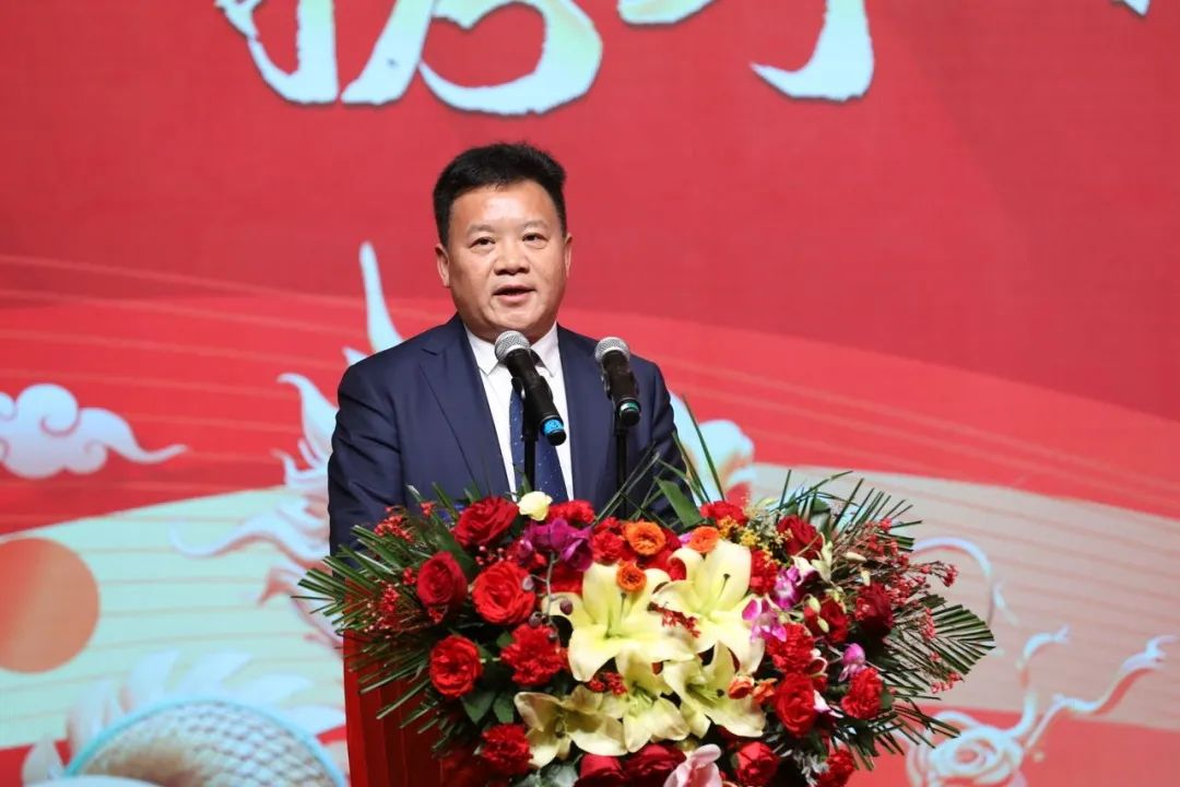 花花牛乳業(yè)30周年暨2024年客戶大會(huì)圓滿召開！