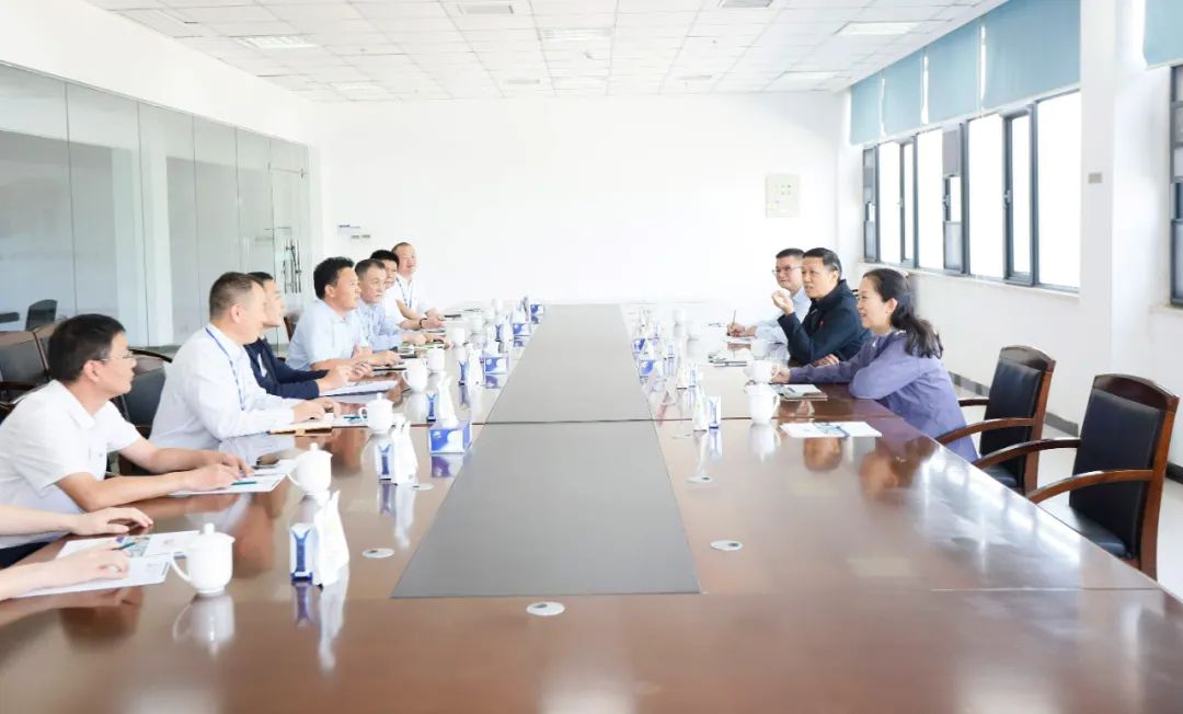 快樂過“雙節(jié)”，安全不放假｜河南農(nóng)投集團(tuán)黨委書記、董事長(zhǎng)李曉寰一行蒞臨花花牛乳業(yè)集團(tuán)開展“雙節(jié)”安全生產(chǎn)大檢查活動(dòng)并慰問一線職工、