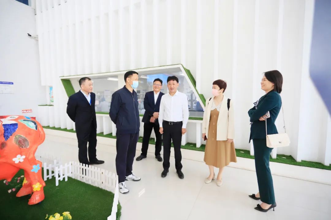 花花牛| 省農(nóng)投集團董事長李曉寰一行蒞臨花花牛調(diào)研指導工作
