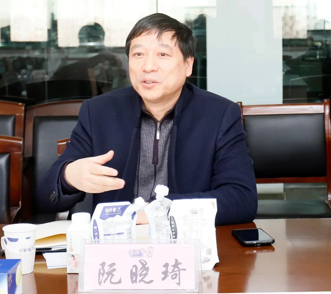 花花牛丨東北農(nóng)大食品學(xué)院院長、中原食品實驗室首席科學(xué)家姜毓君教授蒞臨花花牛乳業(yè)集團(tuán)調(diào)研