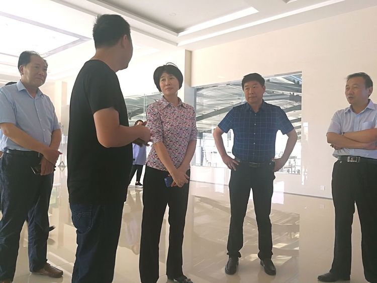 駐馬店市委常委、統(tǒng)戰(zhàn)部長(zhǎng)姚新文 蒞臨花花牛乳業(yè)集團(tuán)總部調(diào)研