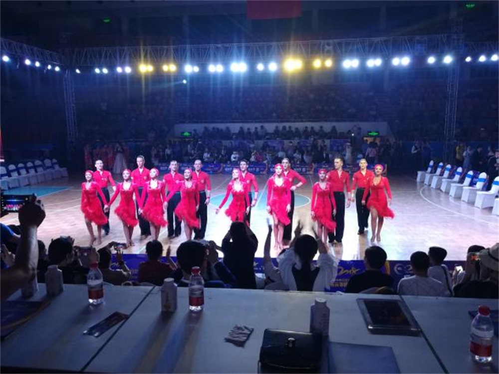 YDC河南中心全國(guó)第二屆“藍(lán)月獎(jiǎng)”暨“花花牛杯” 第七屆中俄舞蹈對(duì)抗賽五一勞動(dòng)節(jié)開賽