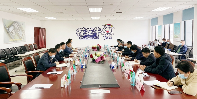 河南省委常委、副省長費東斌蒞臨 花花牛乳業(yè)集團調(diào)研