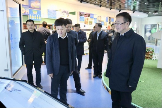 寧夏回族自治區(qū)農(nóng)業(yè)農(nóng)村廳黨組書(shū)記、廳長(zhǎng)王剛一行蒞臨花花牛乳業(yè)集團(tuán)調(diào)研